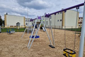 Plac zabaw i siłownia zewnętrzna w Gałczewie