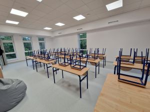 Nowa część szkoły w Ostrowitem