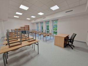 Nowa część szkoły w Ostrowitem