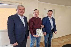 Przewodniczący Rady Artur Kaszyński, sołtys sołectwa Gajewo i wójt Marek Ryłowicz
