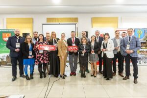 Sołtysi z Gminy Golub-Dobrzyń (fot. Szymon Zdziebło/tarantoga.pl dla UMWKP)