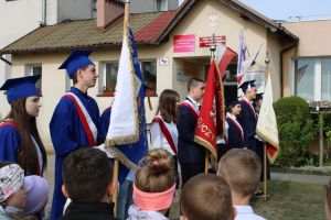 Poczty sztandarowe podczas uroczystości
