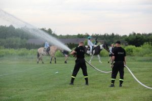 Uczestnicy obchodów 20-lecia drużyny LZS Białkowo