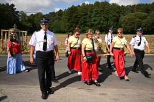 Przemarsz Koła Gospodyń Wiejskich