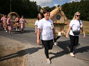 Przemarsz Koła Gospodyń Wiejskich