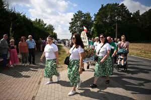 Przemarsz Koła Gospodyń Wiejskich