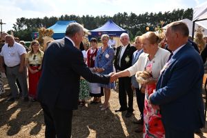 Tradycja wręczenia chlebów