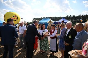 Tradycja wręczenia chlebów