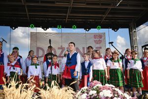Występ zespołu ludowego