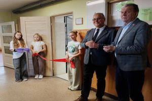 Uroczyste otwarcie wyremontowanej kuchni w szkolnej stołówce w Zespole Szkolno-Przedszkolnym we Wrockach