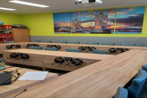 Przekazanie kluczy do pracowni językowych - projekt „EU-geniusz w świecie naukowych żywiołów”