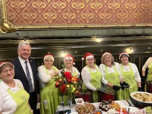 Wójt Marek Ryłowicz oraz KGW Wrocki