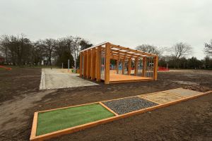 Plac zabaw w Ostrowitem