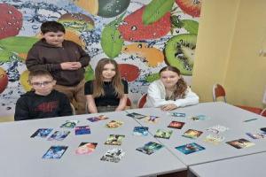 Uczestnicy klubu podczas zajęć