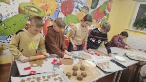 Uczestnicy klubu podczas zajęć