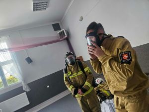 Uczestnicy klubu podczas zajęć