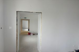 Budynek żłobka we Wrockach w trakcie prac remontowych