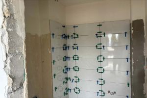 Budynek żłobka we Wrockach w trakcie prac remontowych