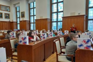 Uczestnicy klubu podczas spotkania z Marszałkiem Całbeckim