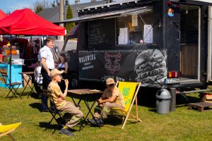 Wystawcy podczas pikniku strażackiego (4)