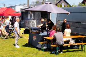 Wystawcy podczas pikniku strażackiego (3)