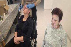 Uczestnicy klubów seniora podczas zajęć