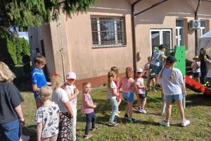 20 - Dzieci aktywnie uczestniczące w wydarzeniu