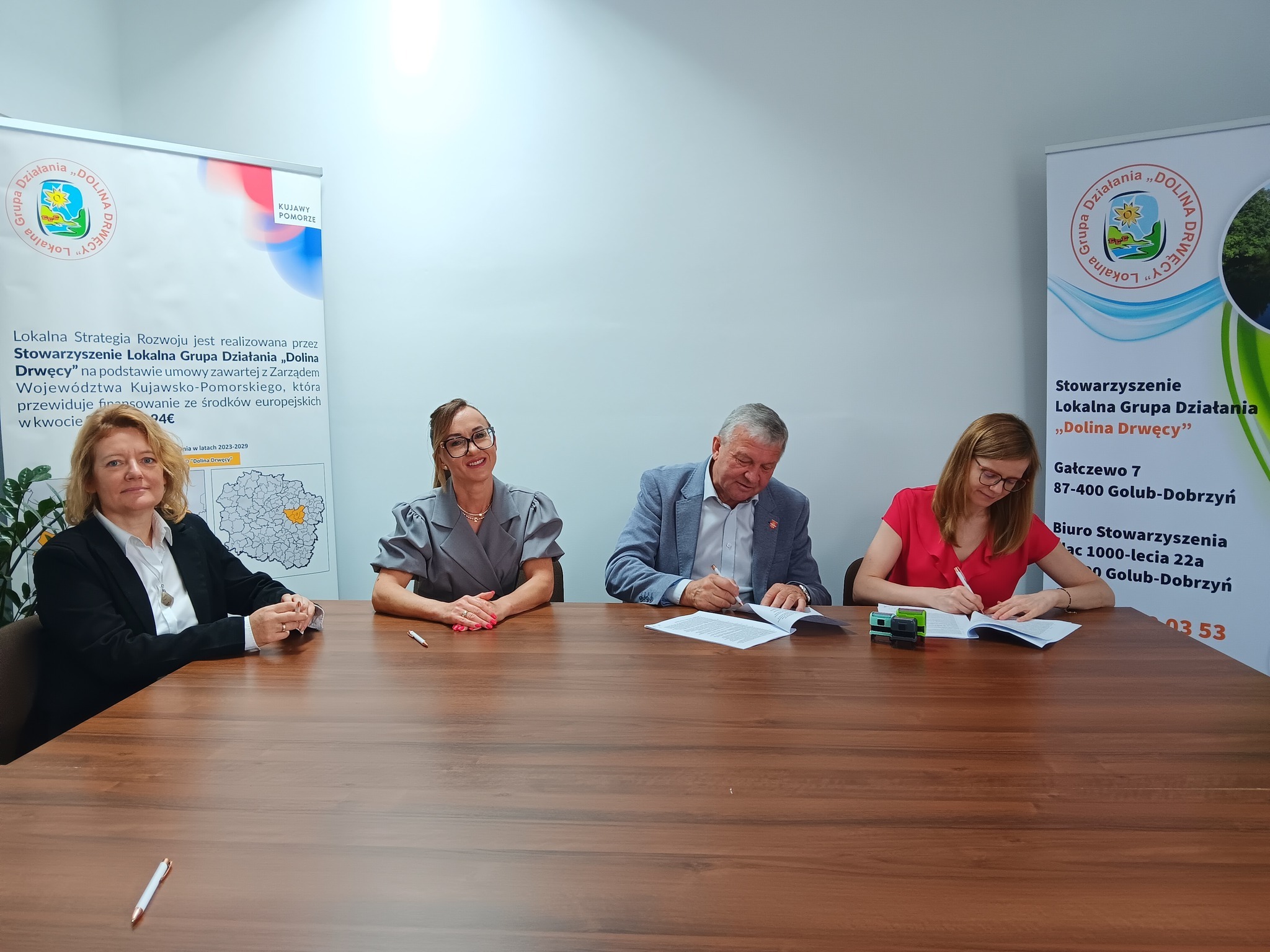 Przedstawiciele LGD Dolina Drwęcy, Wójt Marek Ryłowicz, Skarbnik Aleksandra Laskowska