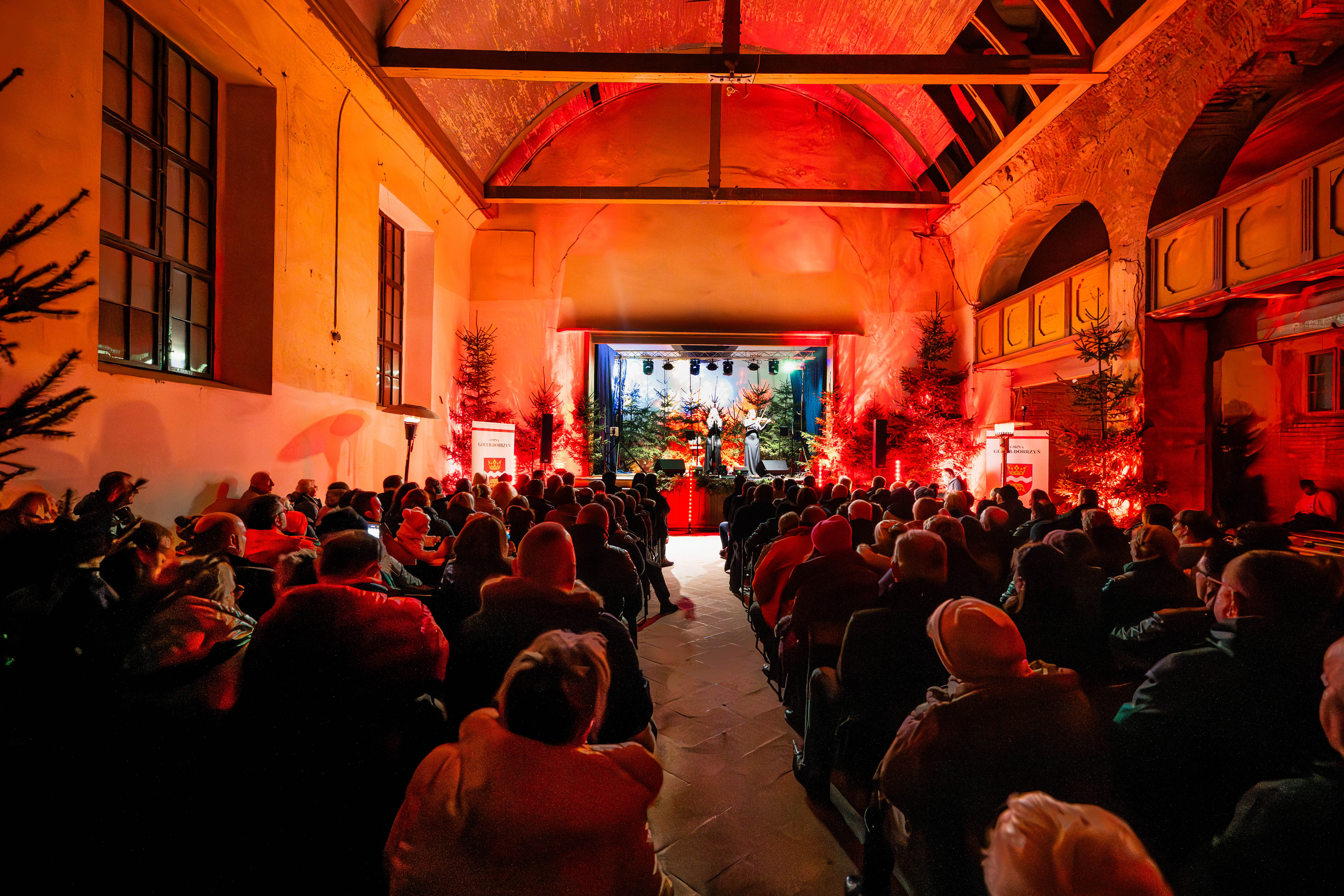 Uczestnicy koncertu noworocznego w Ostrowitem