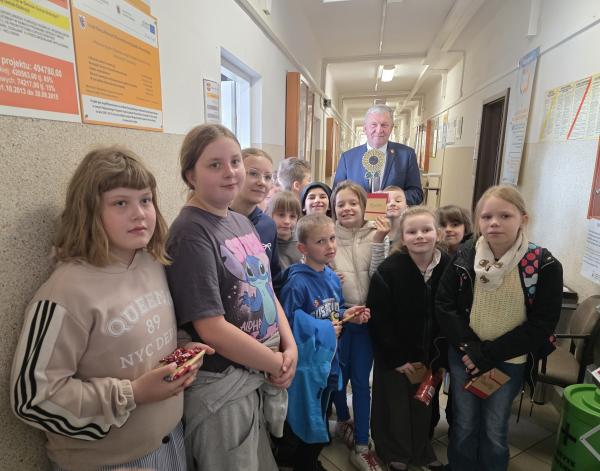 Klub młodzieżowy z Gałczewa z wizytą w Urzędzie