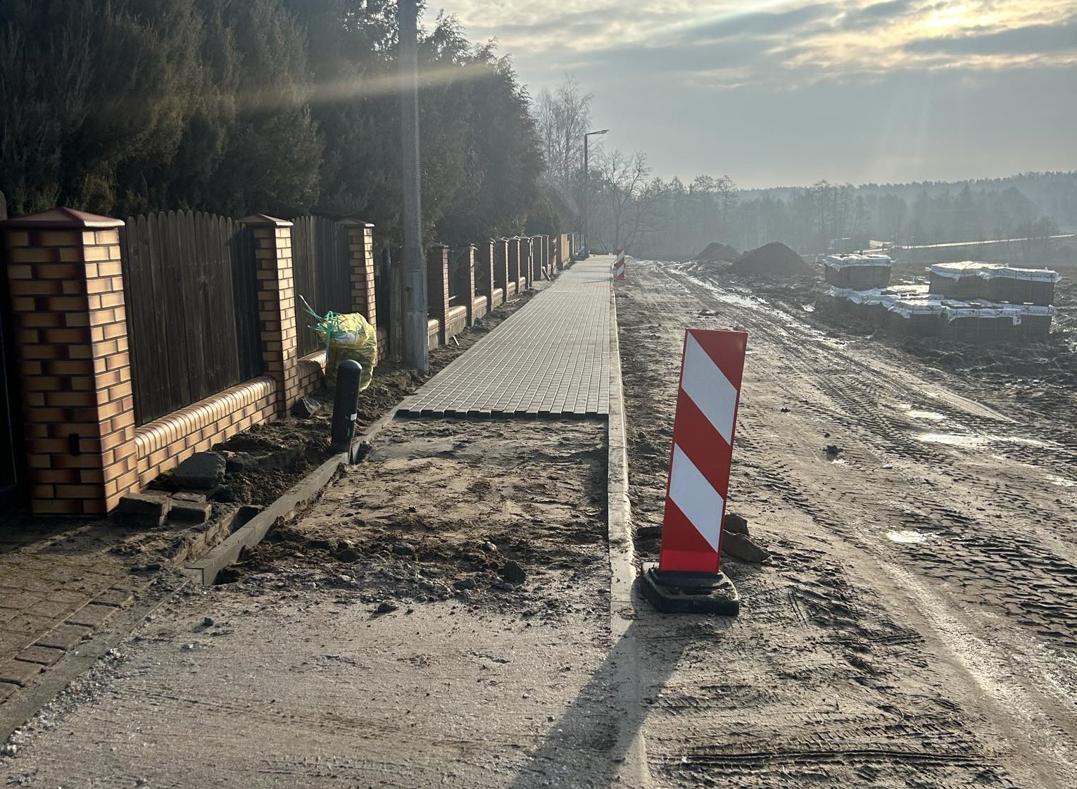 Budują chodnik na Ruźcu