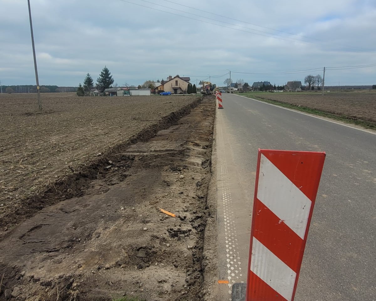Budują chodnik w Nowejwsi